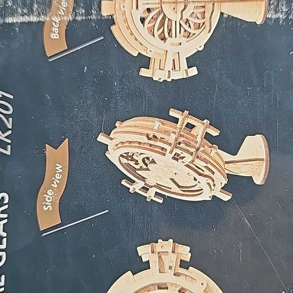 Perpetual Calendar - Picture 4 of 11